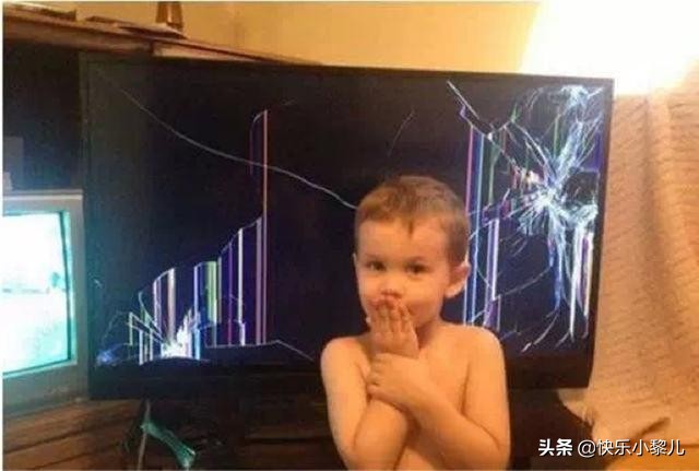 过年亲戚上门，5岁“熊孩子”砸烂电脑屏幕，亲戚：换个屏就行了