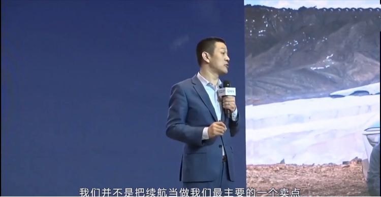 体验了蔚来ES8，不吹不黑，它有哪些优缺点？真有那么糟糕？