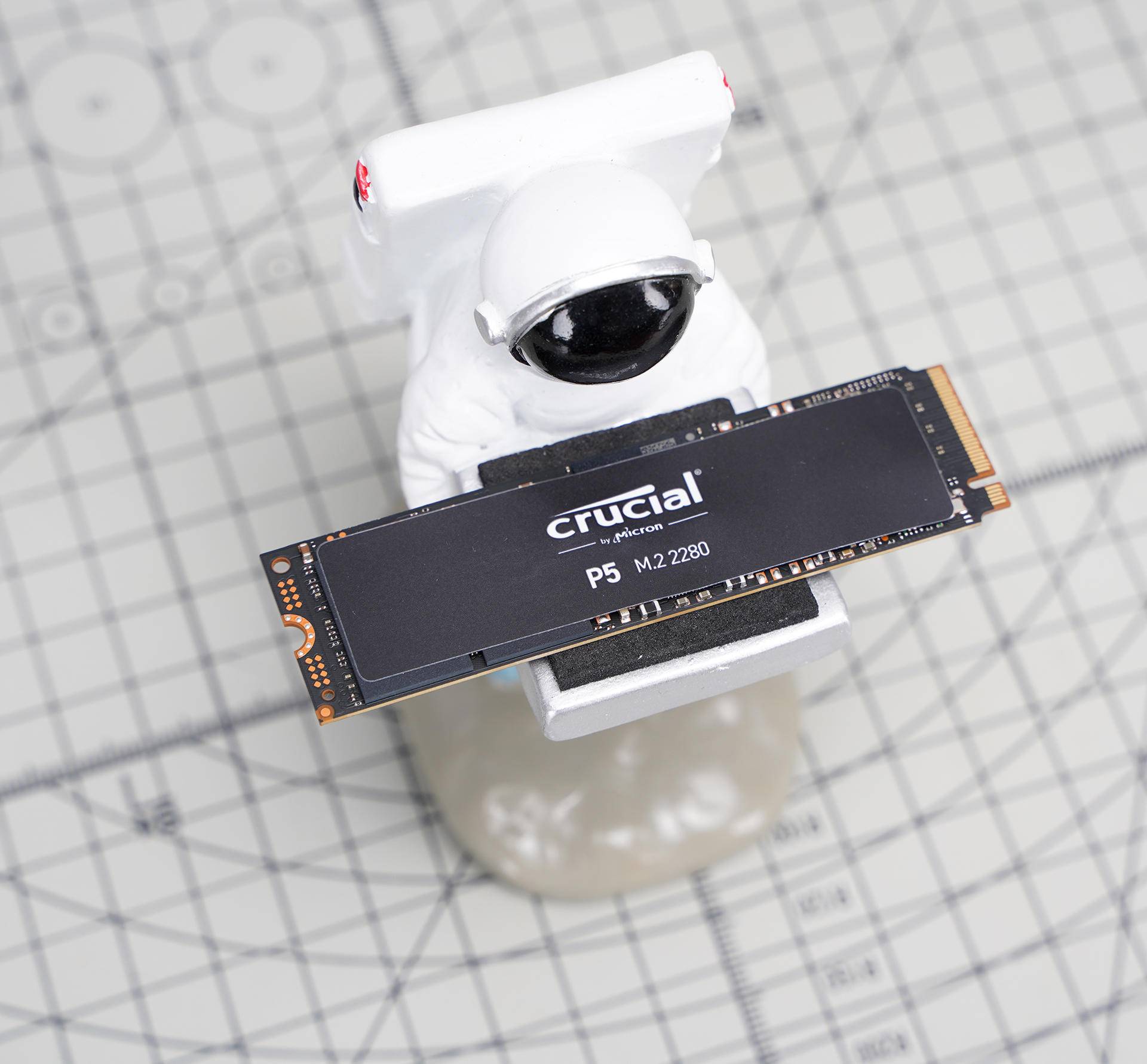 crucial英睿达p51tb固态硬盘评测,英睿达p5加装固态硬盘