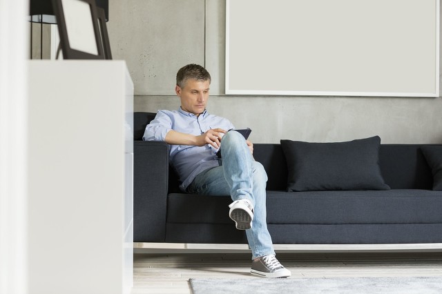 女生跷二郎腿的危害怎样消除,男生跷二郎腿的危害及建议