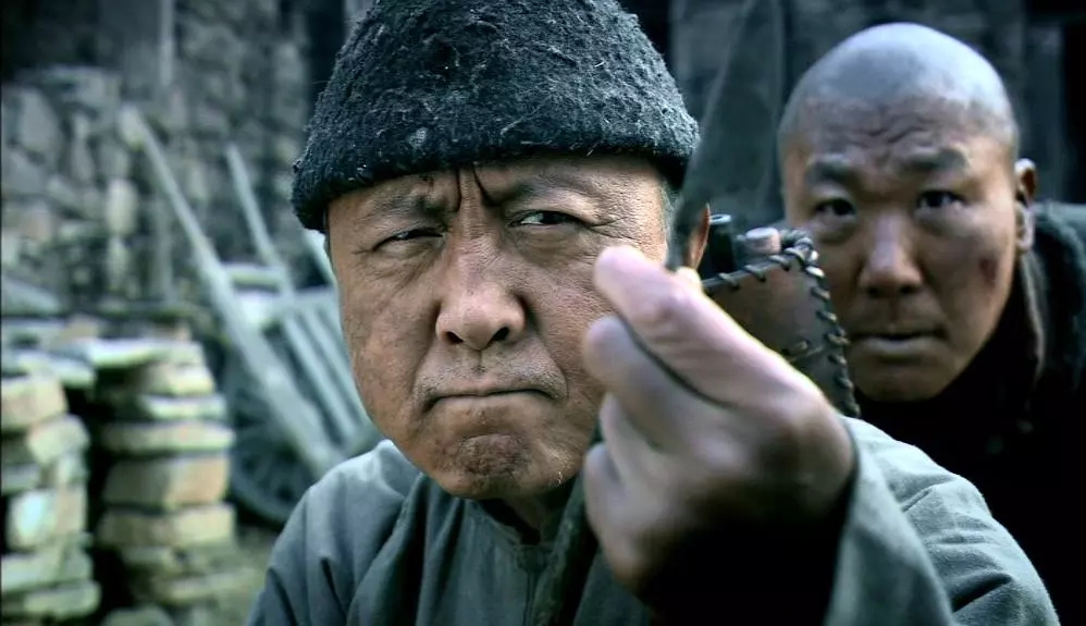 《斗牛》:苦难终将过去,只要熬下去,终会活下去