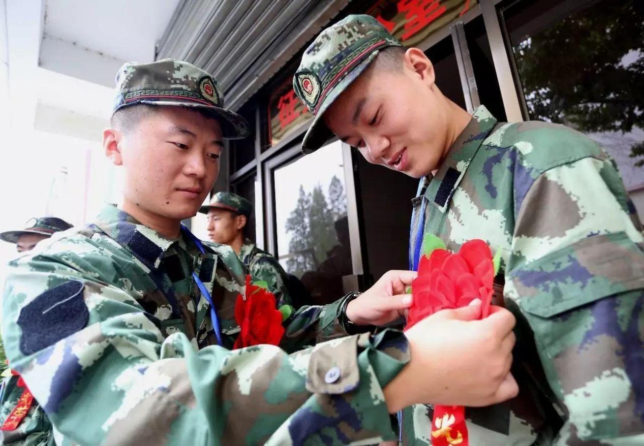 部队征兵对疤痕有什么规定,部队征兵为何不要有伤疤的人呢