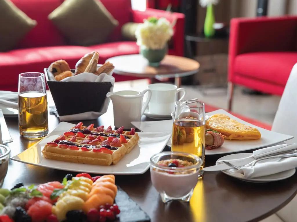 迪拜卓美亚阿联酋塔酒店几星,迪拜卓美亚帆船酒店有多繁华