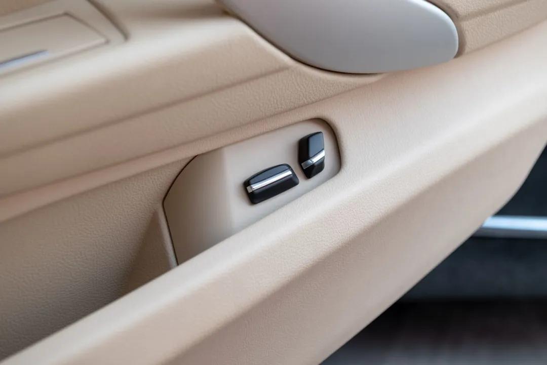 新款宝马320li运动值不值得买,用a级的价格拥有一台bba车型