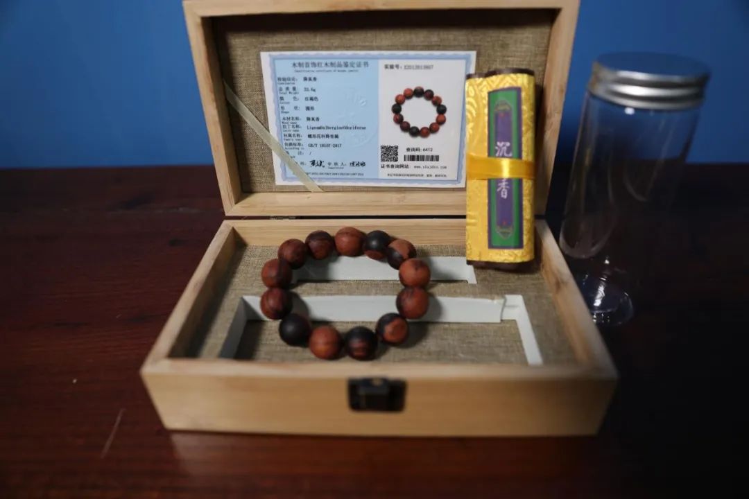 海南沉香文玩手串,盘玩好的沉香木手串图片
