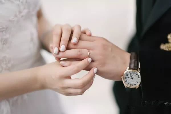 南宁买戒指推荐哪家店铺,南宁金戒指一般多少钱一个