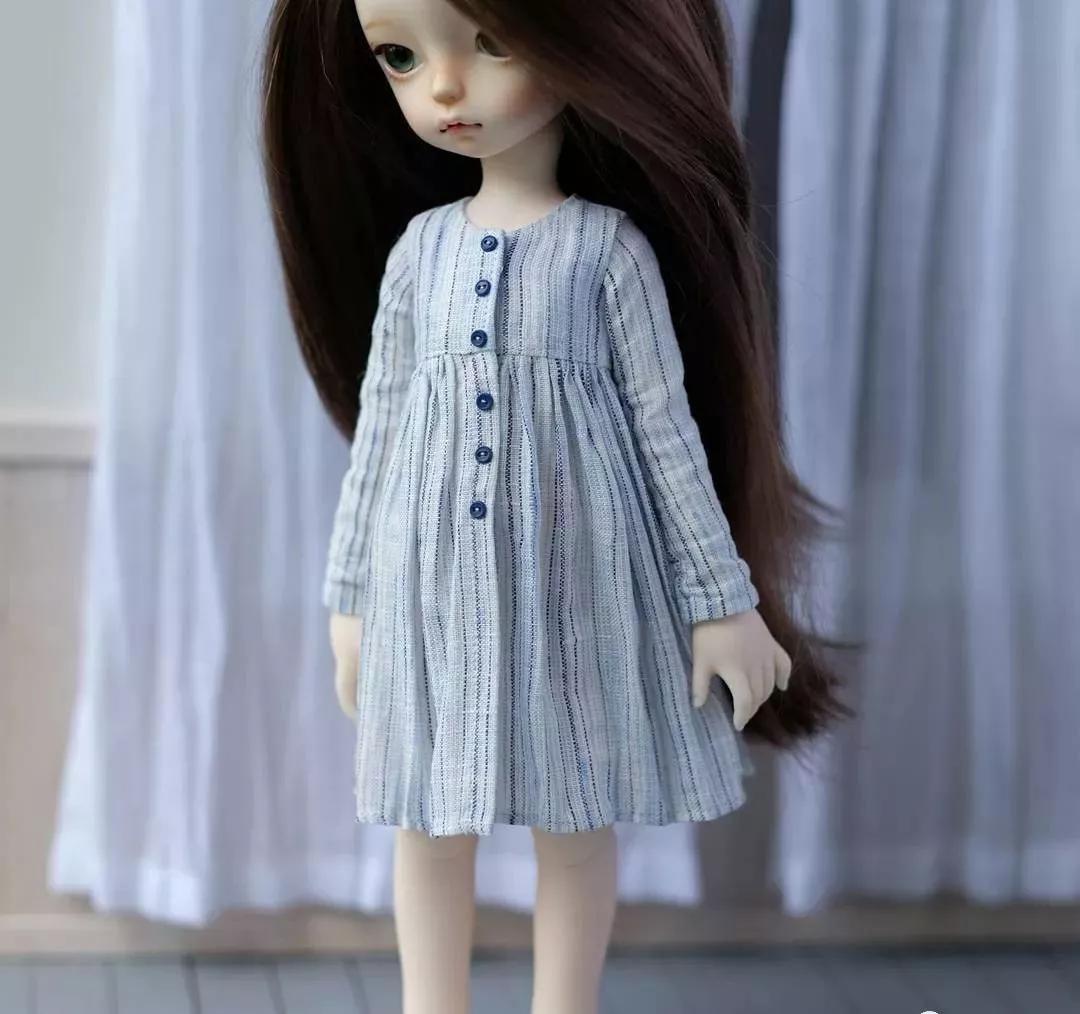 恨不能把她的芭比娃衣穿上自己身上......