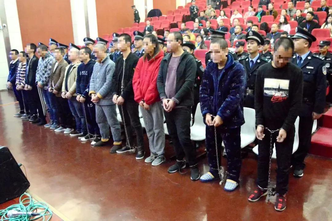 福建厦门黑社会老大覆灭纪录片,厦门90后黑老大被抓