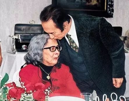 赌王去澳门了吗,赌王去世为什么大房没有分到家产