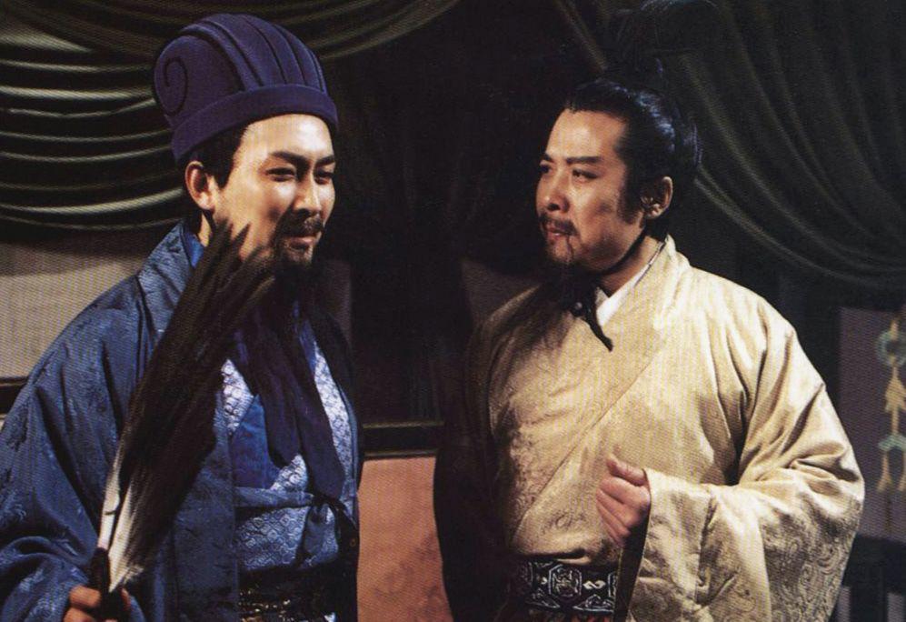 三国演义与三国志哪个是真实的,三国演义和三国志相差了多少年