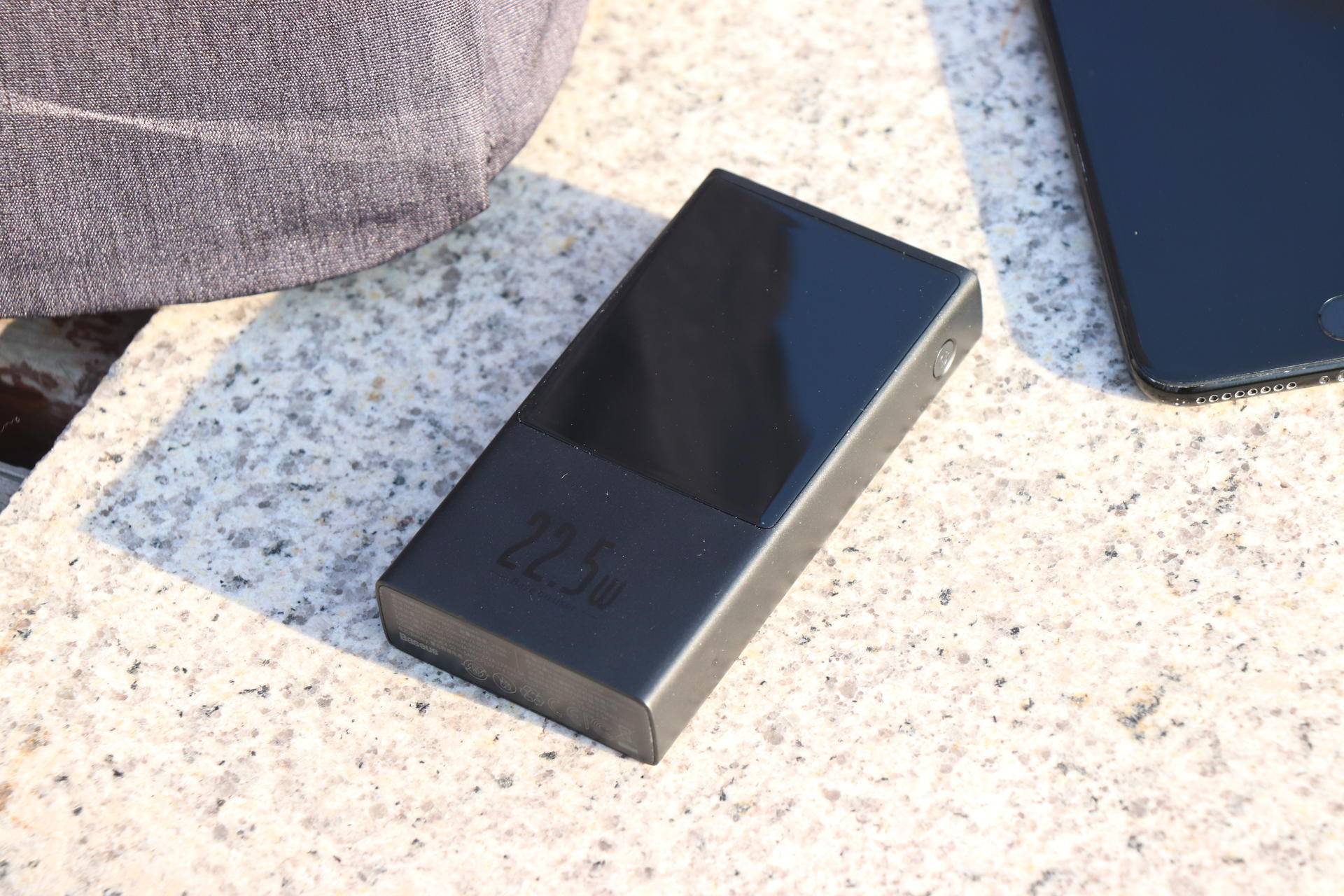 倍思22.5充电宝20000毫安拆解,倍思大容量快充充电宝