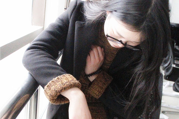 反酸烧心的原因及治疗方法,反酸烧心吃什么食物能缓解