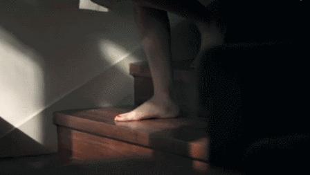 爽炸了！干丑裂的脚皮，一张完整撕掉，敢跟婴儿比姣嫩！