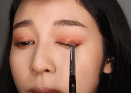 韩系秋日焦糖妆,秋日高级感妆容全靠它