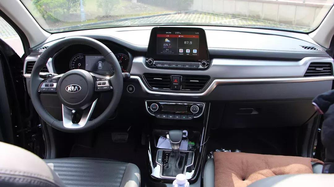 起亚智跑2.4测评,试驾智跑2.0高配