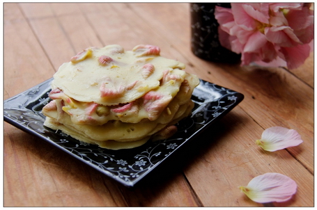 风中摇曳的秋色,是黛玉的“风露清愁”,是“年华都付与木芙蓉”