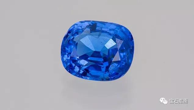 坦桑石和堇青石怎么区分,坦桑石祖母绿和蓝宝石哪个好