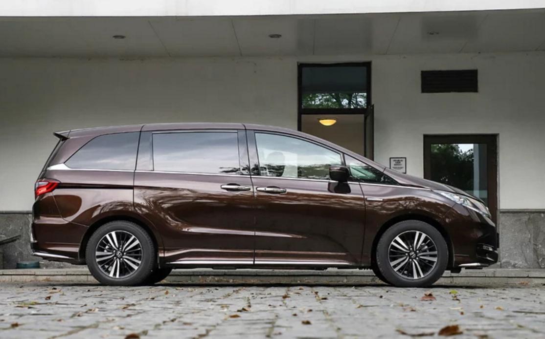 雅阁混动mpv,雅阁mpv