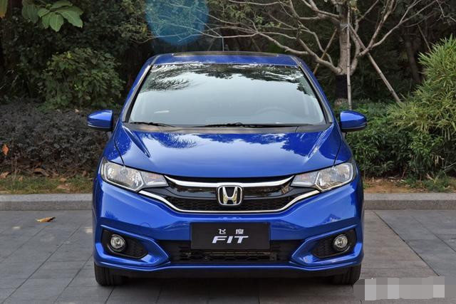 本田飞度手动低配落地多少钱,本田飞度手动挡落地价多少钱