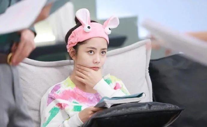 谭松韵卑微求爱完整视频,谭松韵卑微求爱视频