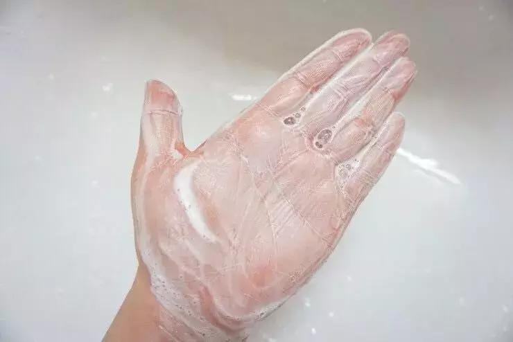 氨基酸洁面和水杨酸洁面的区别,氨基酸洁面可以用来长期卸妆吗