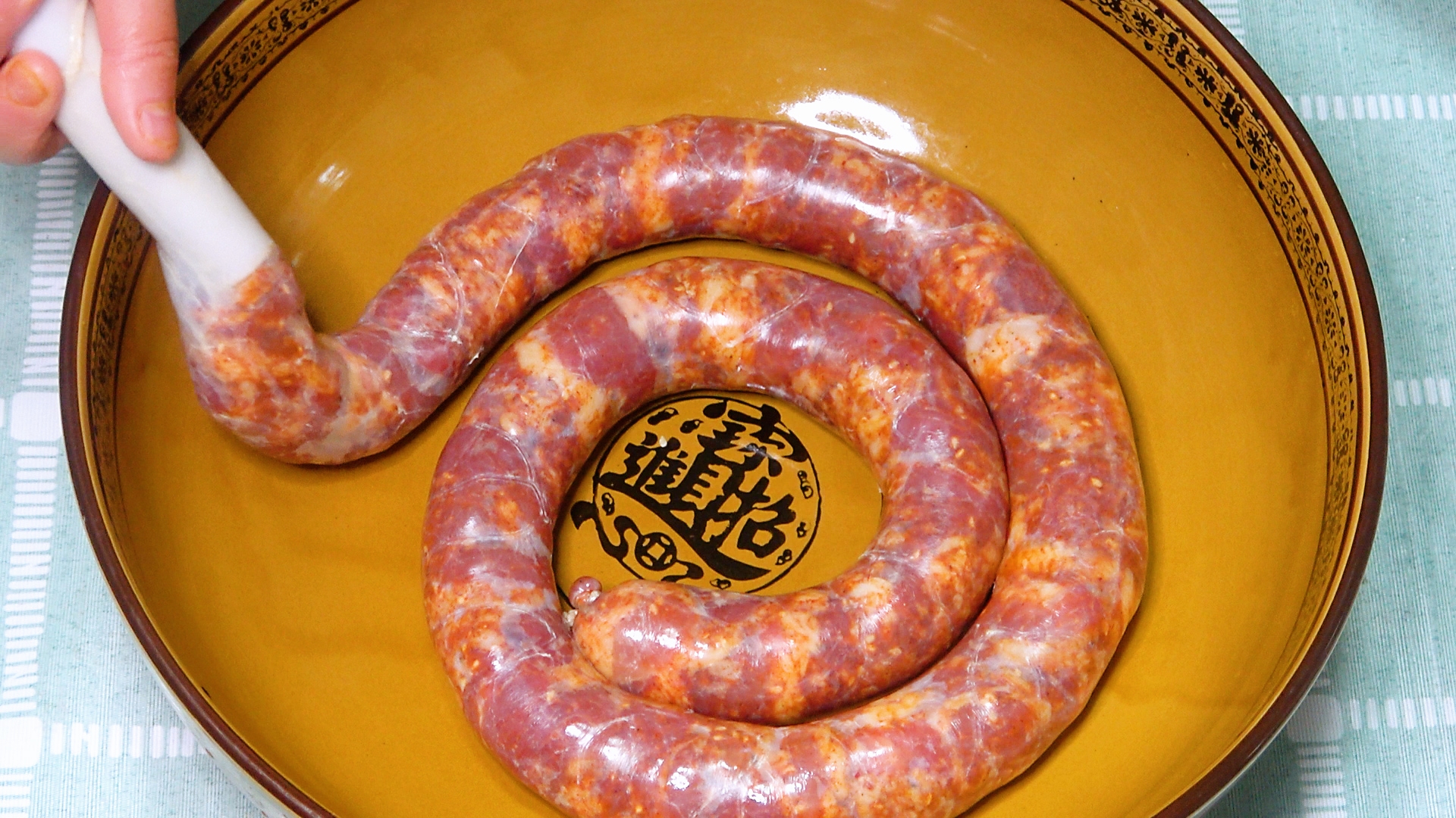 四川香肠怎么做才好吃?50年老配方告诉你,麻辣鲜香不发霉