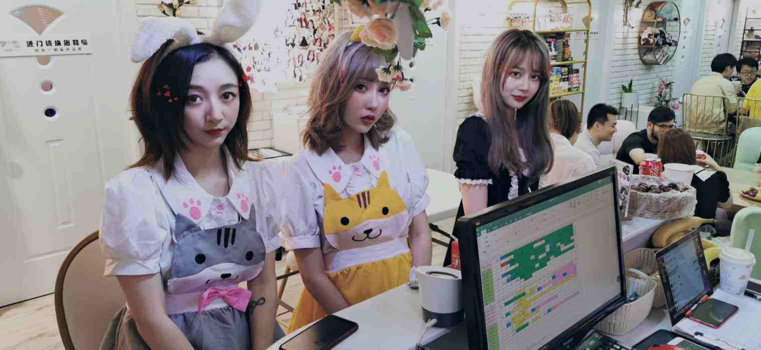 高中生或大学生去做“女仆”，孩子的价值观咋回事？想想家里父母