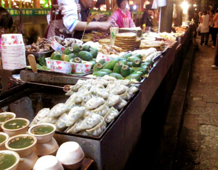 食堂阿姨为什么不愿意把饭倒掉,为什么食堂阿姨宁愿把饭菜倒掉