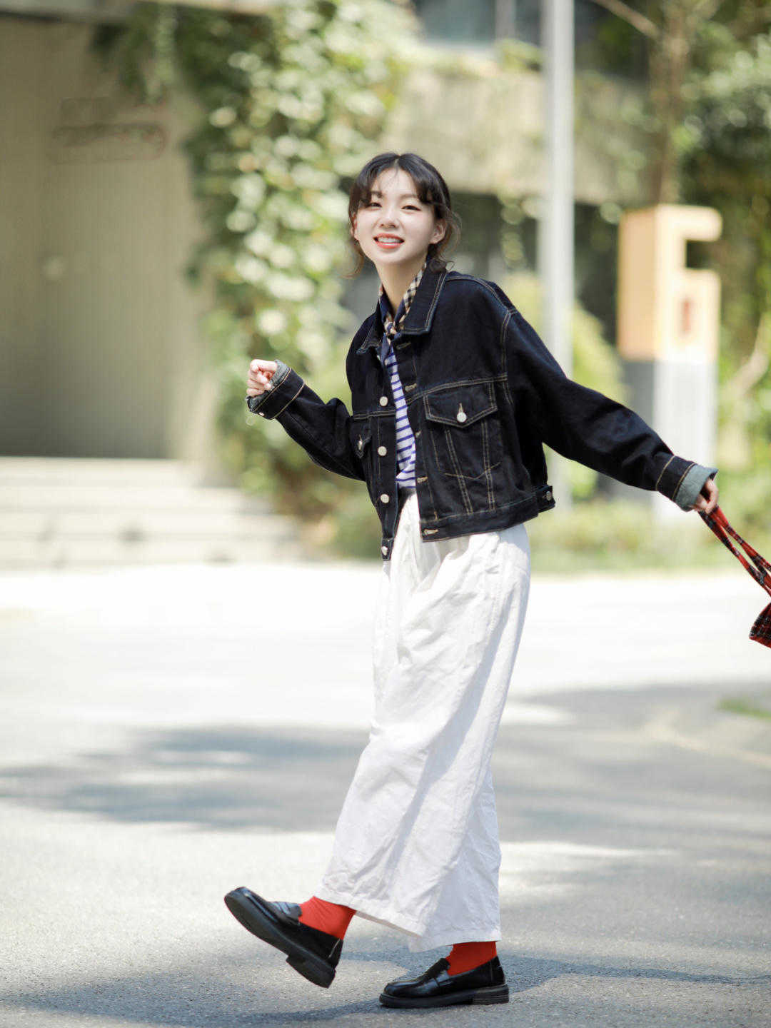 一衣多穿牛仔外套的n种搭配思路,牛仔外套怎么搭配这样穿准没错