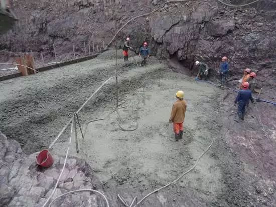 如何控制浇筑混凝土方量,混凝土用水量大怎么调整