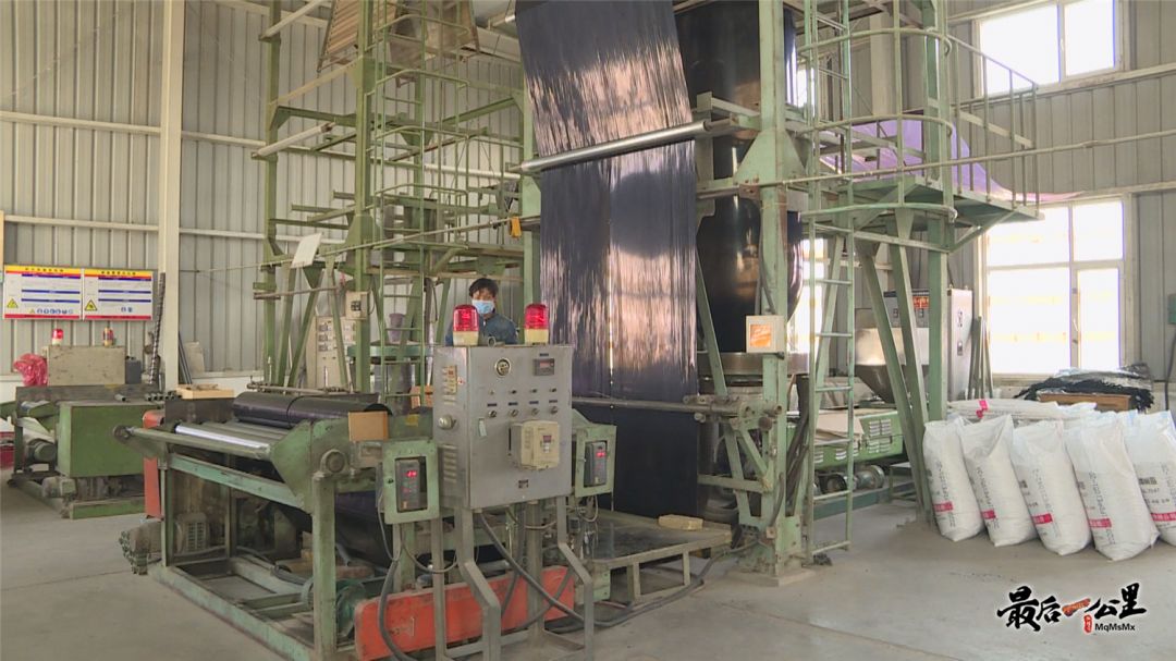 听,那是机器的响声!*疆新**各地奏响“复工曲”