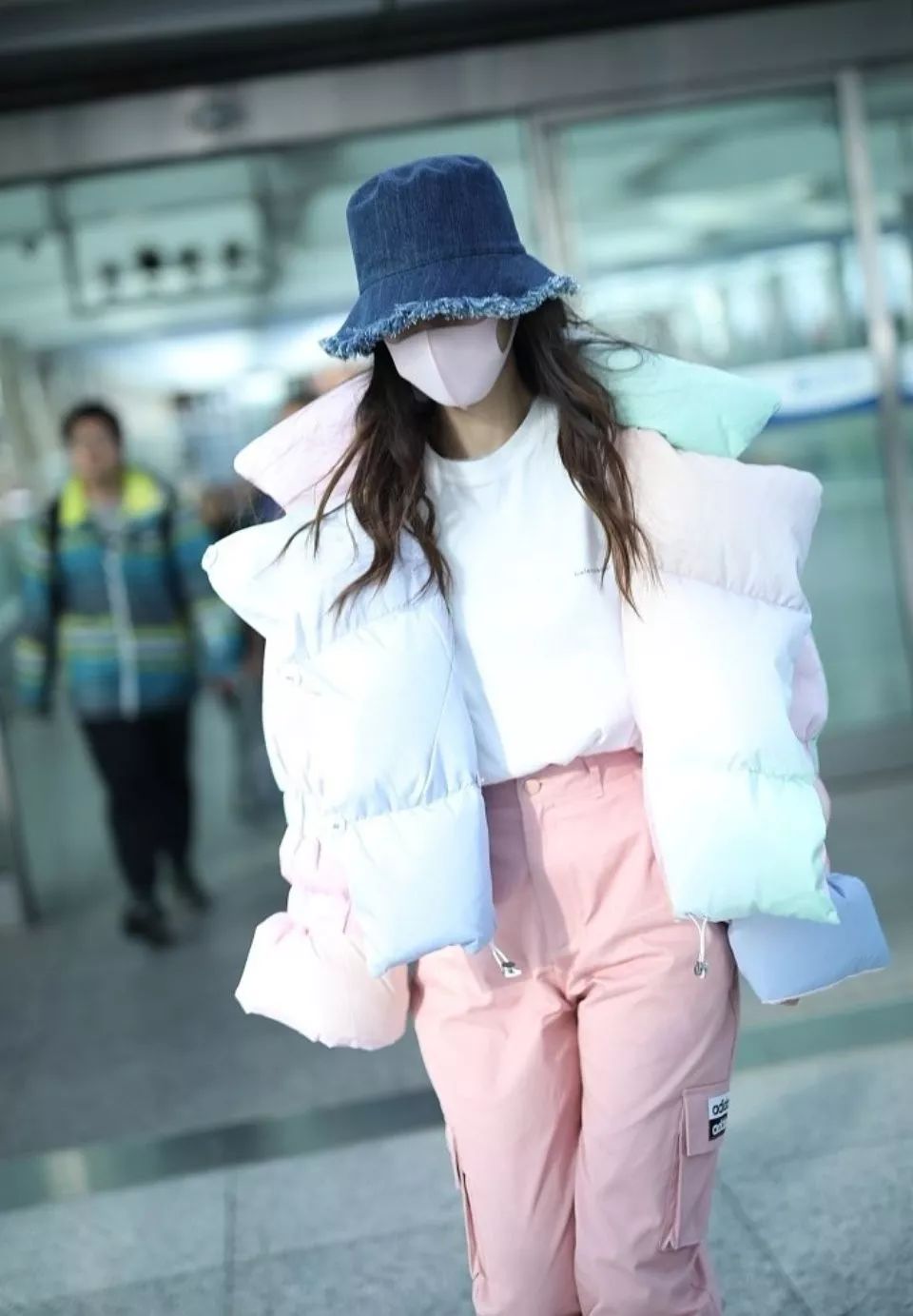 杨颖穿过的羽绒服品牌,杨颖穿的羽绒服