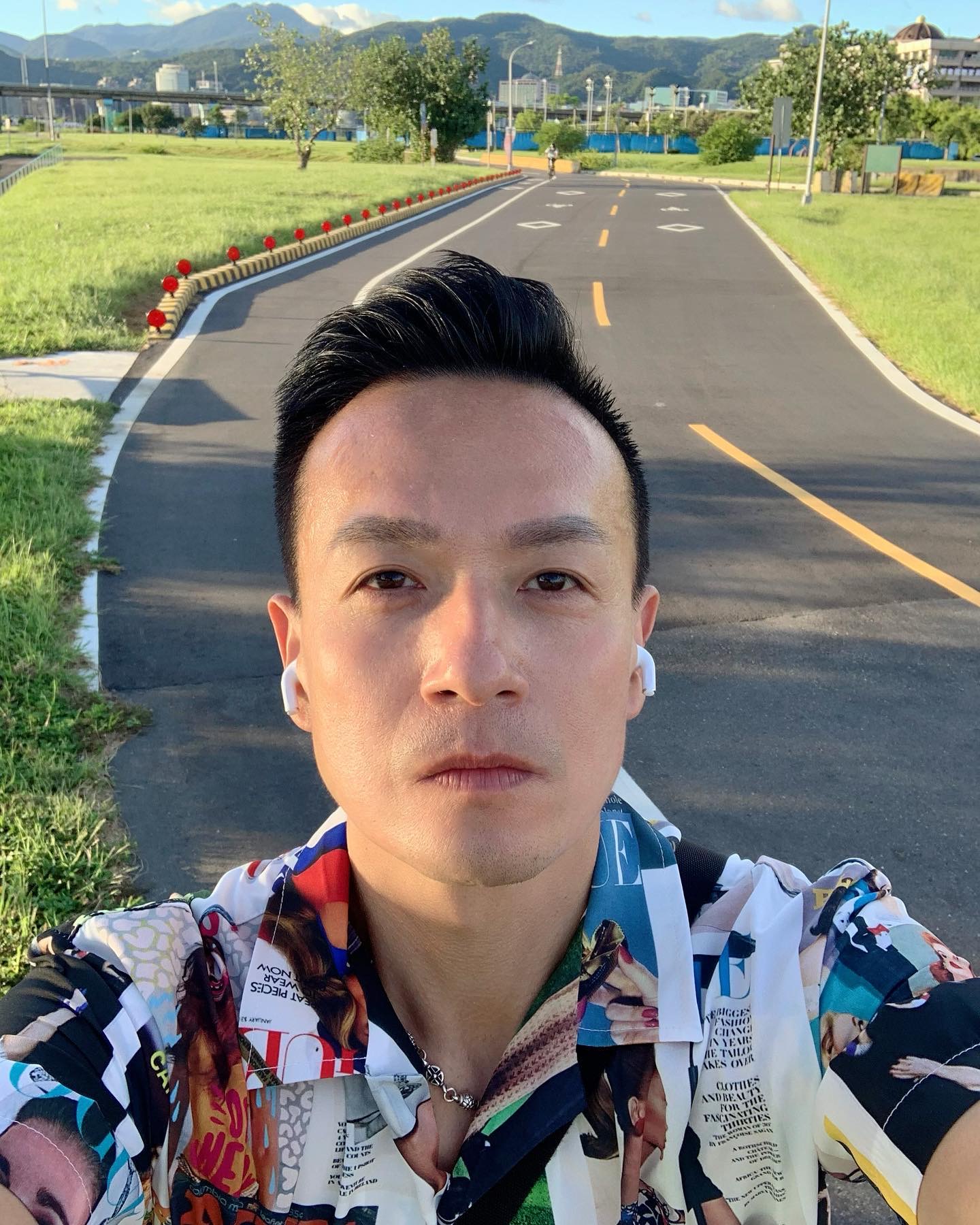 台湾男谐星小钟结婚了么,台湾小钟现在有女友吗