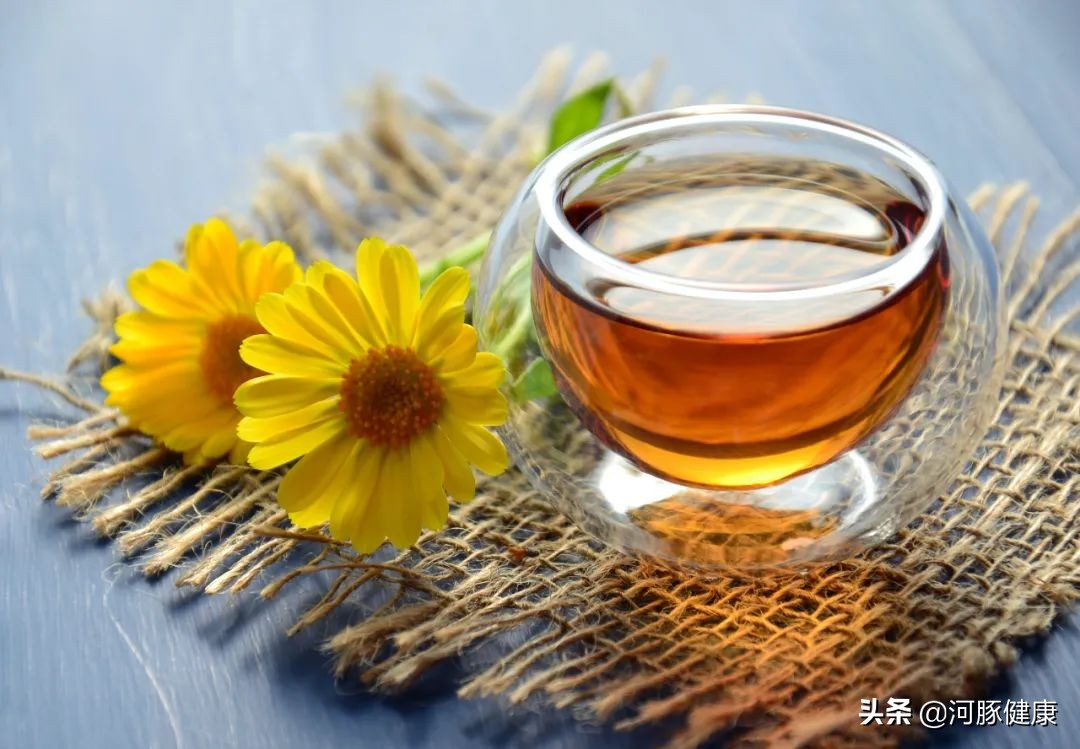 女性心情郁闷按哪个穴位,中年女性心烦心悸喝啥中成药