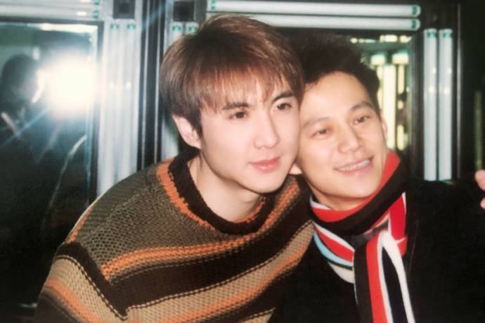 何炅为什么能成为主持界的常青树,1998何炅央视工作经历