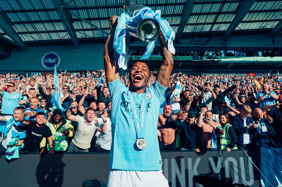 英国足球2018世界足球先生,raheemsterling球员