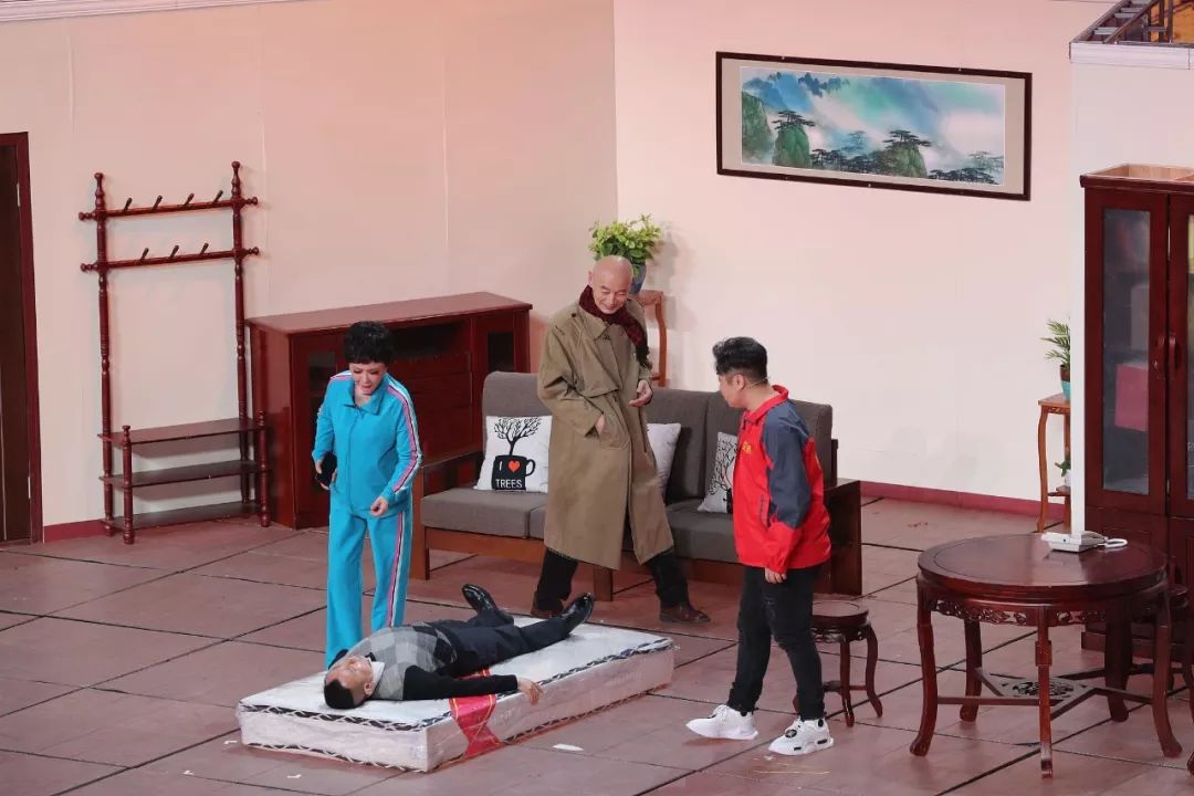 傻人有傻福？椰树牌椰汁被立案调查，热心网友却纷纷为其辩护