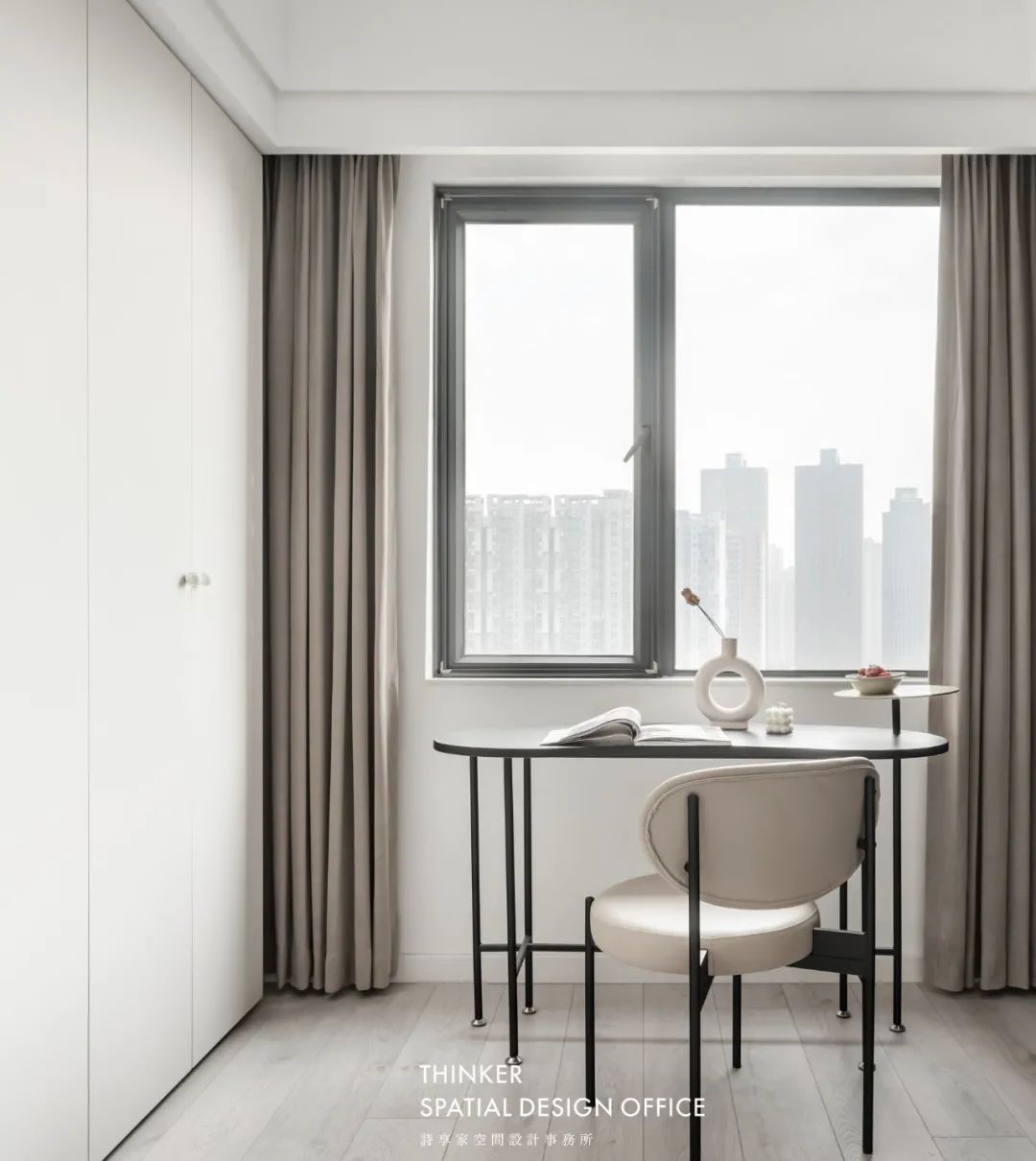 首发丨裹上舒缓奶油色，她的家柔软又高级