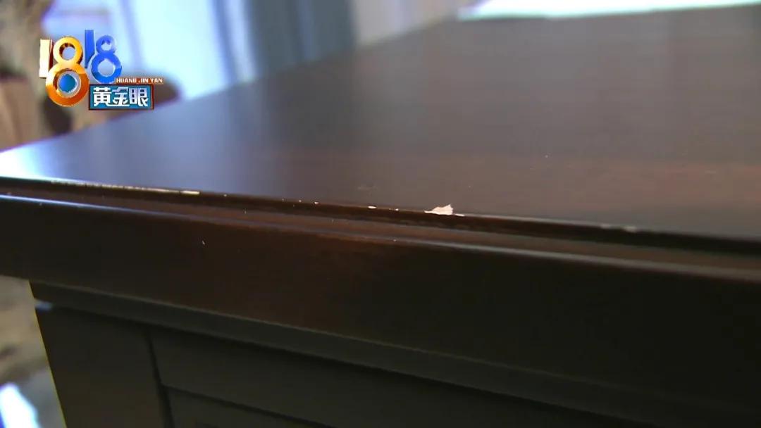 指甲轻轻一按发白正常吗,实木家具用指甲一刮就掉漆