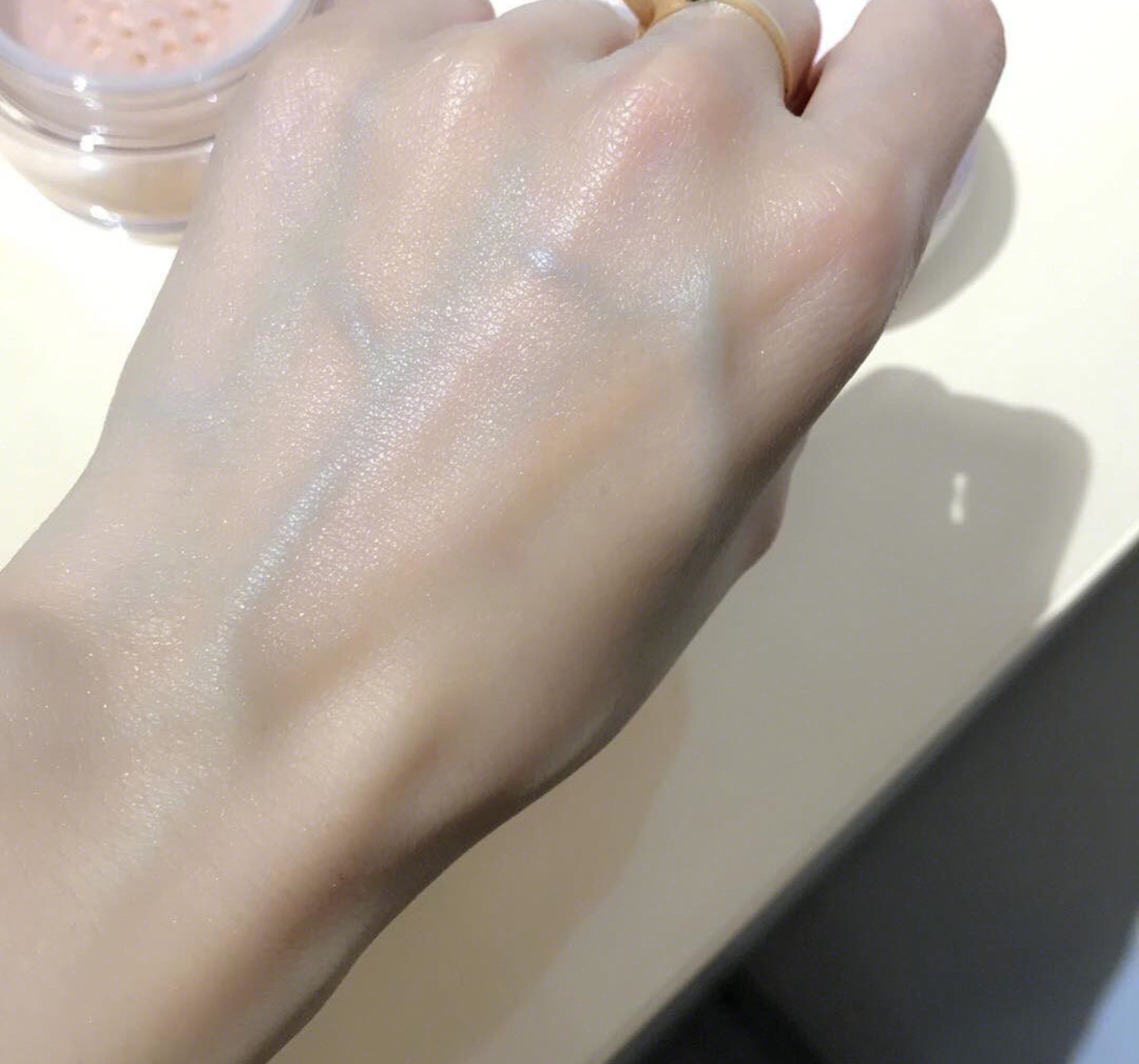 nars粉饼纪梵希散粉,nars粉饼和纪梵希散粉哪个更好用