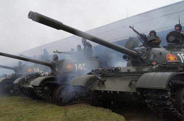 淇勫埗闅愯韩鎴樻満,鍗板害淇勭綏鏂悎浣滅殑闅愯韩鎴樻満