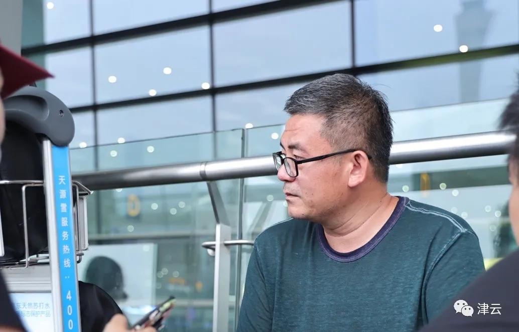 「关注滞留者」“第一次来婆家，没想到就连老带小住到了新郑机场航站楼”