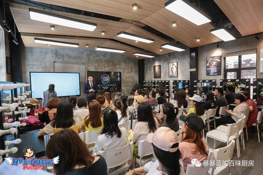 在学校怎么学好化妆技巧,化妆学校学的化妆技巧