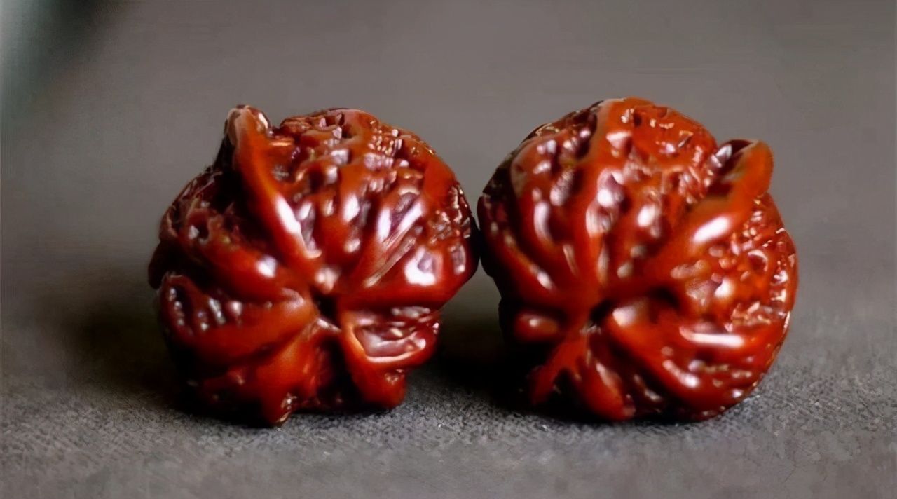 刚买的新文玩核桃要不要上油,文玩核桃盘刷时需要上油吗