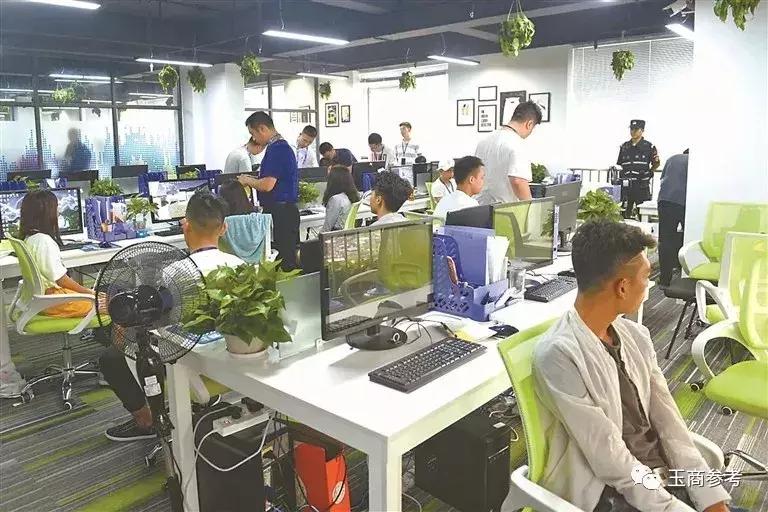 一纸通知引发玉器直播“地震”!主播必须持证上岗,否则清出市场