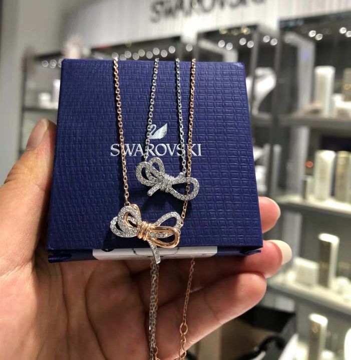 施华洛世奇和卡蒂罗项链哪个好,施华洛世奇项链爱心宝石经典款