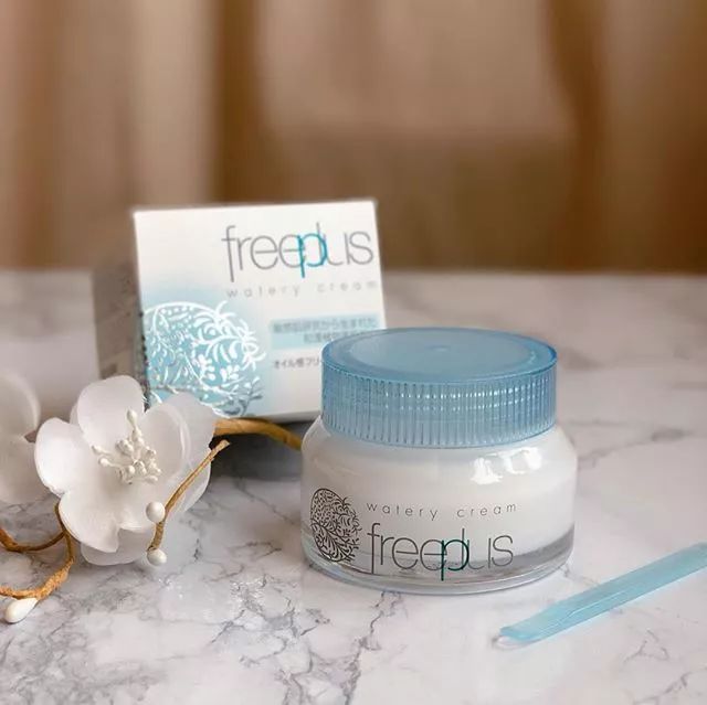 我用空瓶了几十瓶面霜的经验告诉你,谁才是真正的干皮亲妈