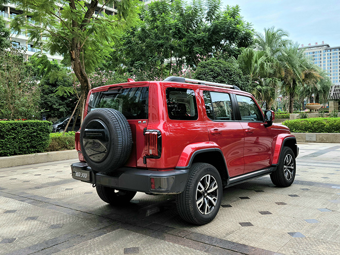 坦克300四驱suv实地越野路况表现,坦克300越野车穿越视频