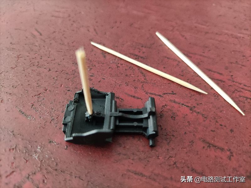 电热水壶通电后时断时亮修理方法,电热蒸汽发生器一直加水不断电