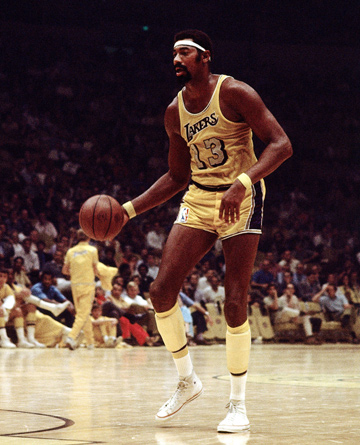 张伯伦为什么比拉塞尔厉害,为什么说张伯伦是篮球皇帝